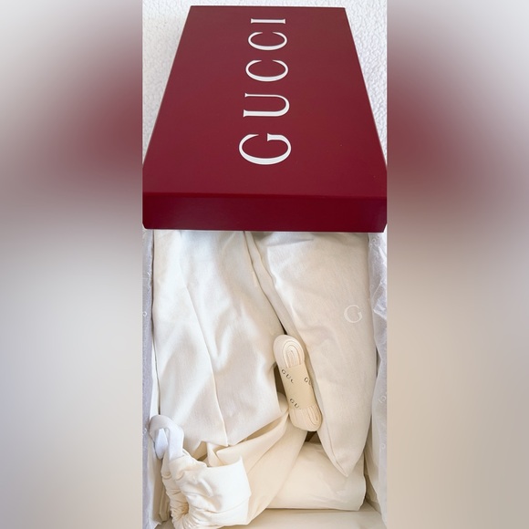 Gucci Women’s Women’s Bicolor Web Low-Top Sneakers - Picture 15 of 16